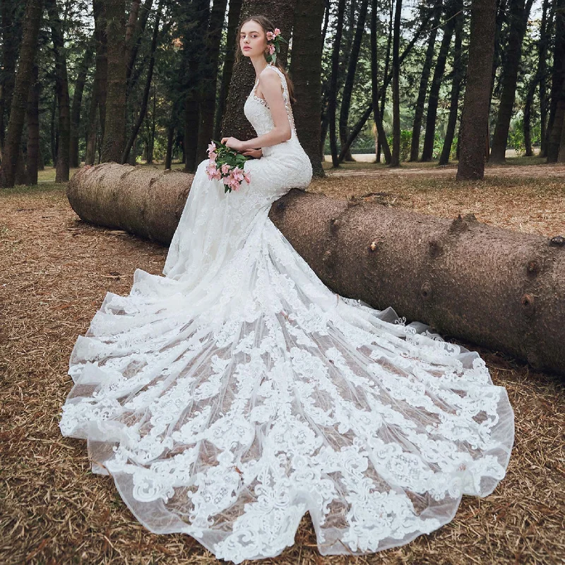 Sexy Mermaid Lace Wedding Dress with Tank Sleeve V Neck