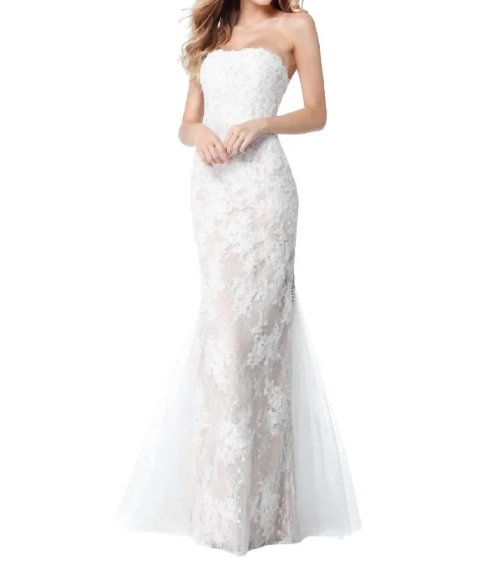 Strapless Lace Appliqued Prom Dress In Ivory