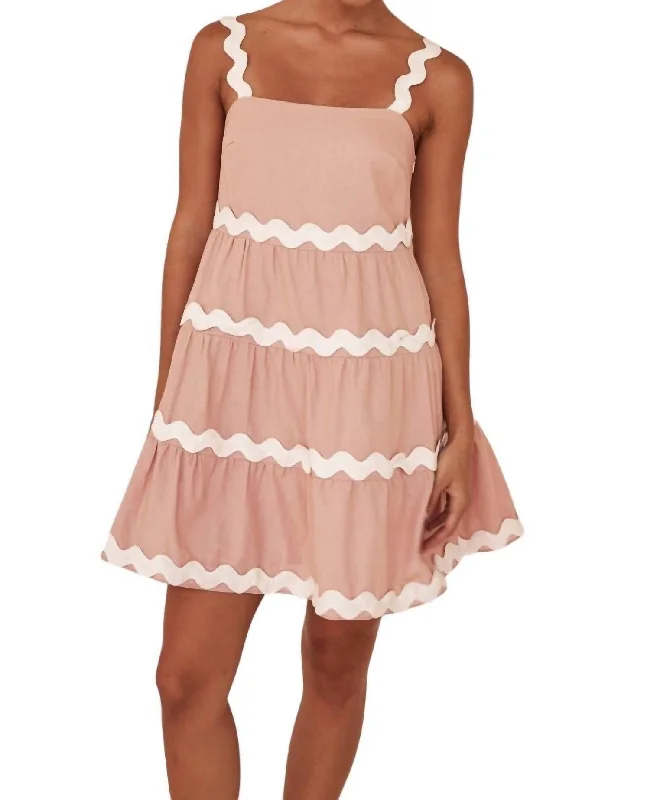 Wavy Mini Dress In Pink