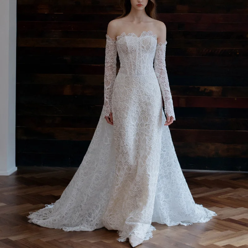 Romantic Embroidered Lace Strapless Wedding Dress with Detachable Train